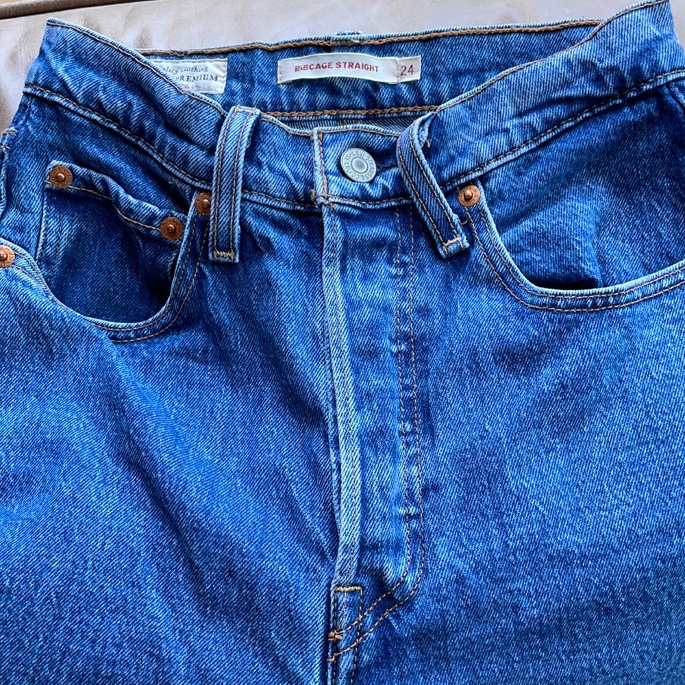 Levi’s Ribcage Straight Leg Jeans